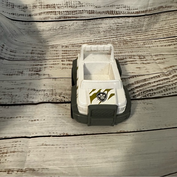 Paw Patrol Tracker Jungle Rescue Jeep - Picture 1 of 6